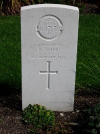 Klagenfurt War Cemetery - Young, Richard Charles Hubert
